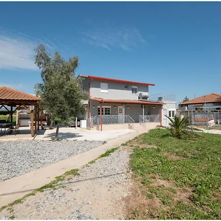 Irinas Villa Nea Triglia
